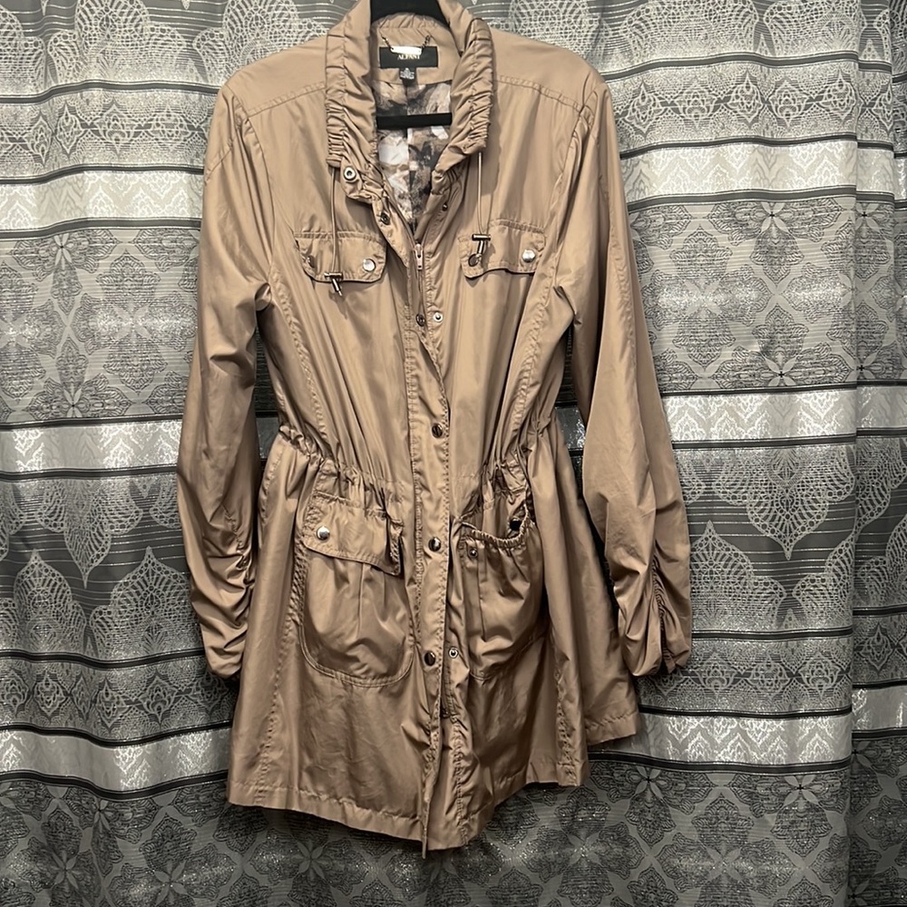 Great Windbreaker!